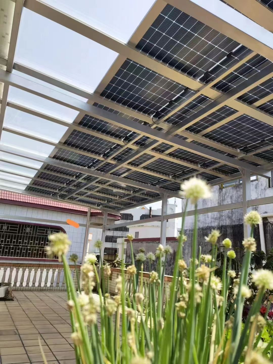 阳谷别墅家用屋顶太阳能发电系统安装
